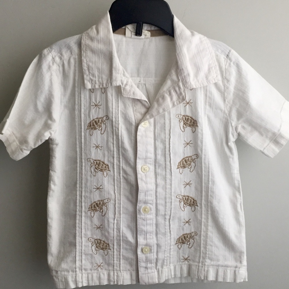 4/$20🛍Toddler boy white turtle button down shirt